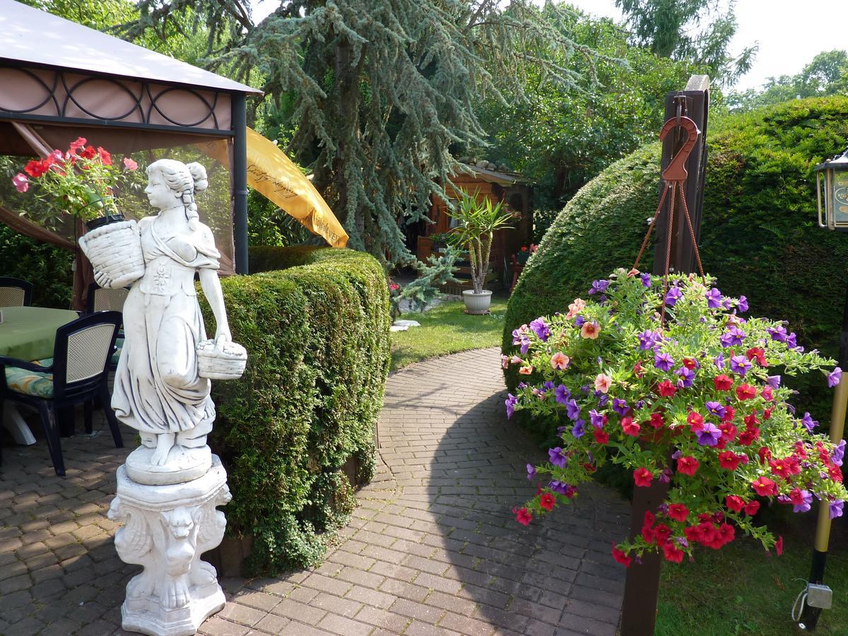 Hotel Am Berg Spremberg Esterno foto