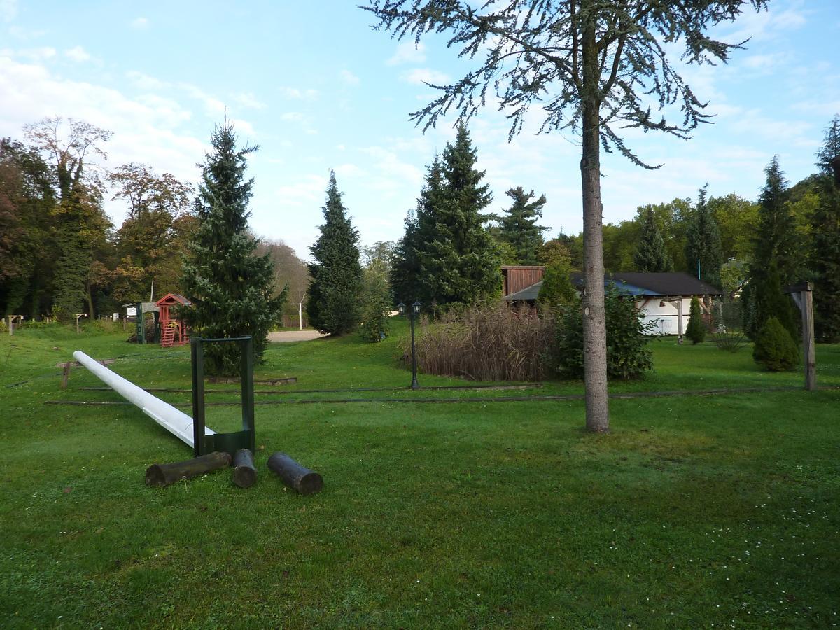 Hotel Am Berg Spremberg Esterno foto